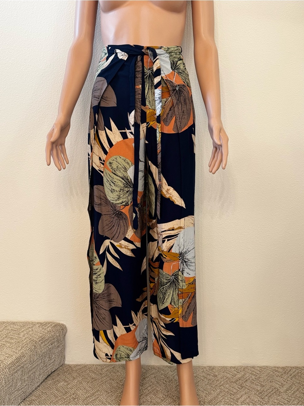Women's Navy Floral Wide-Leg Pants with Tie Waist